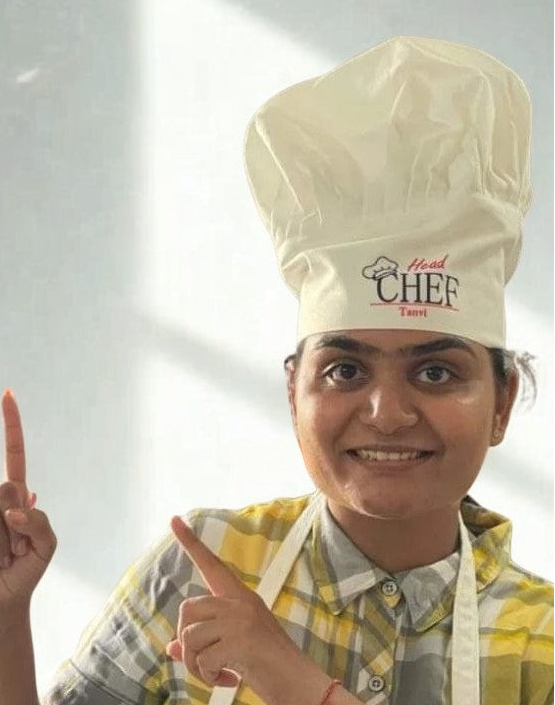 Chef Tanvi recommending Aleson’s Monk Fruit Sweetener